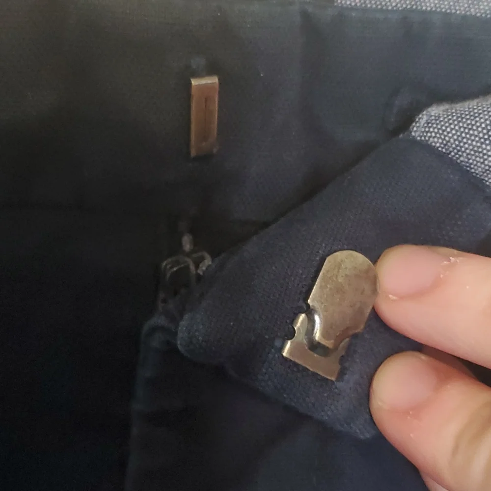 Banana Republic Navy Blue scalloped bottom shorts. - Picture 3 of 6